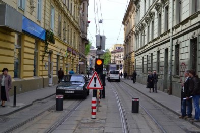 У Львові боларди в пішохідній зоні працюватимуть цілодобово