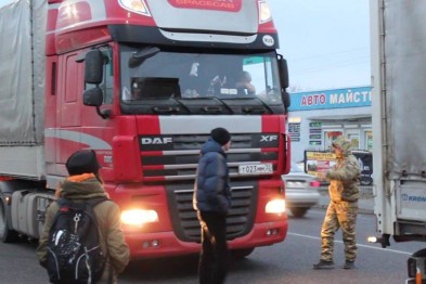На Львівщині блокують проїзд російських вантажівок