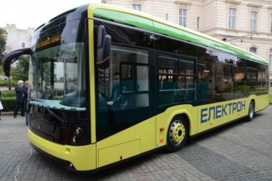 Місто придбає 60 нових автобусів та 7 трамваїв виробтицтва заводу “Електрон”