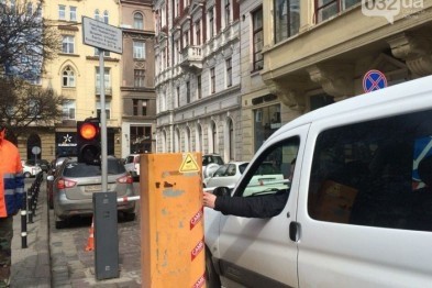 Офіційно: у Львові затвердили підвищені тарифи на паркування